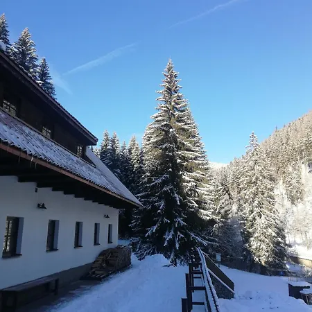 Bouda Pavlovka Guest house *